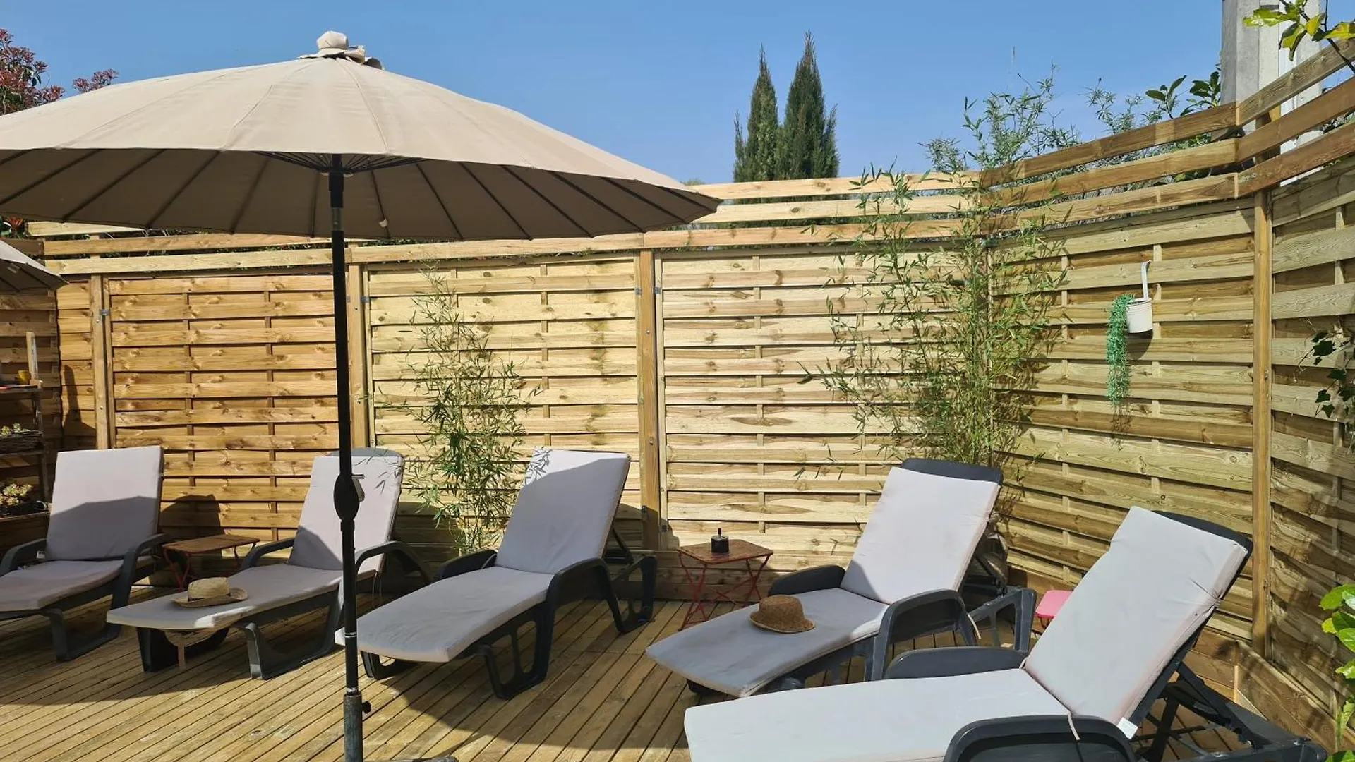 Le Mazet Des Beaujots Hotel Monteux 0*,  France